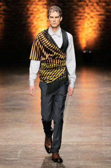 desfiles-amcqueen-milaoinverno2008men-107