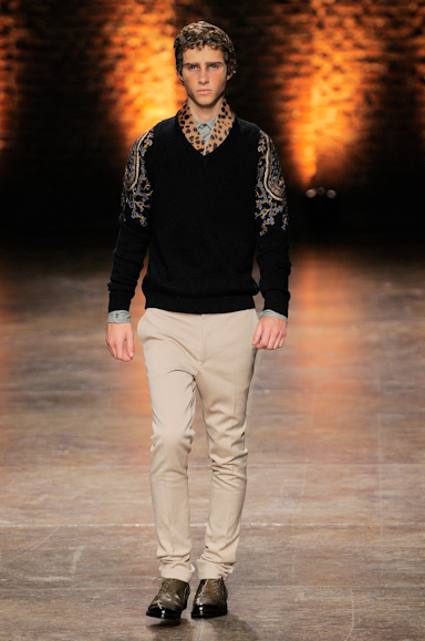 desfiles-amcqueen-milaoinverno2008men-114