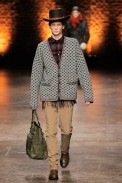 desfiles-amcqueen-milaoinverno2008men-116