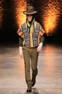 desfiles-amcqueen-milaoinverno2008men-123