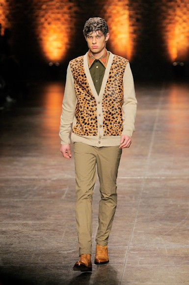 desfiles-amcqueen-milaoinverno2008men-125