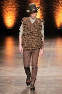 desfiles-amcqueen-milaoinverno2008men-127