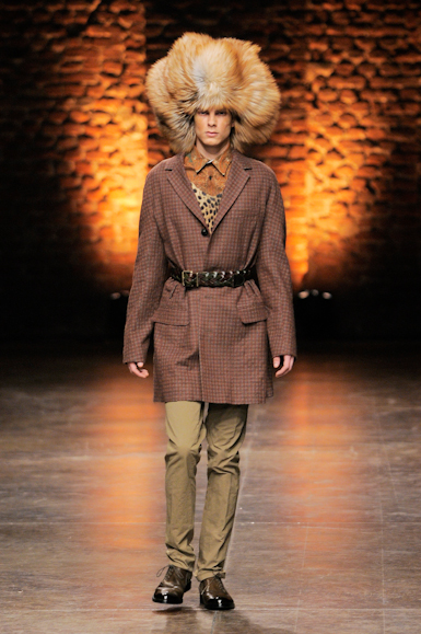 desfiles-amcqueen-milaoinverno2008men-128