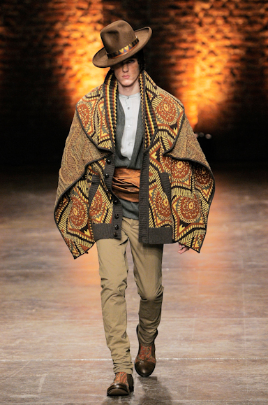 desfiles-amcqueen-milaoinverno2008men-136