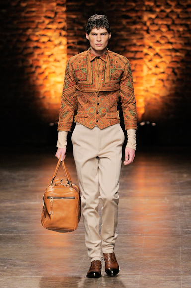 desfiles-amcqueen-milaoinverno2008men-137