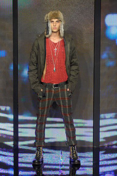 desfiles-colcci-rioinverno2008rtw-111