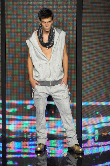 desfiles-colcci-rioinverno2008rtw-139
