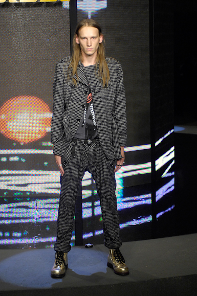 desfiles-colcci-rioinverno2008rtw-145