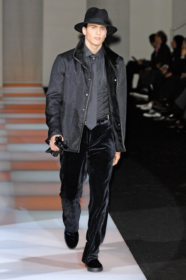 desfiles-armani-milaoinverno2008men-153