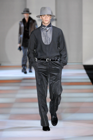 desfiles-armani-milaoinverno2008men-161
