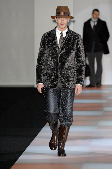 desfiles-armani-milaoinverno2008men-168