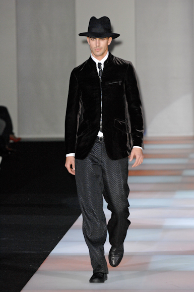 desfiles-armani-milaoinverno2008men-184