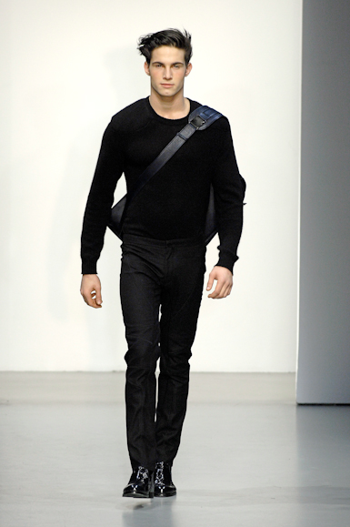 desfiles-calvinklein-milaoinverno2008men-103