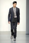 desfiles-calvinklein-milaoinverno2008men-114
