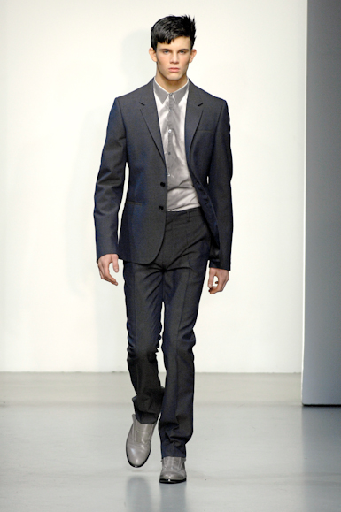desfiles-calvinklein-milaoinverno2008men-114