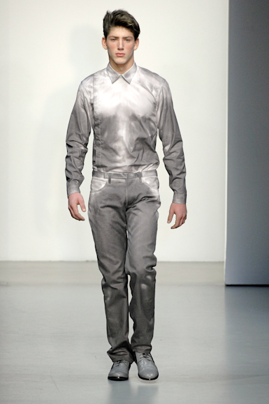 desfiles-calvinklein-milaoinverno2008men-115