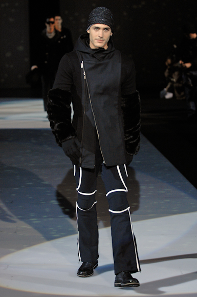 desfiles-emporioarmani-milaoinverno2008men-117