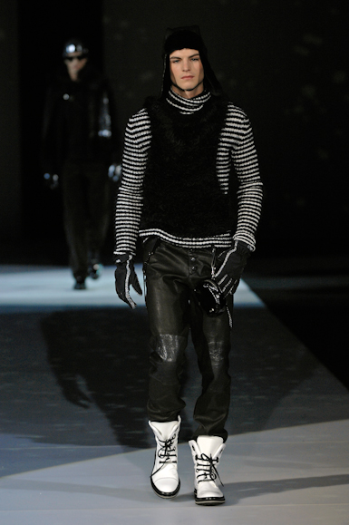 desfiles-emporioarmani-milaoinverno2008men-124
