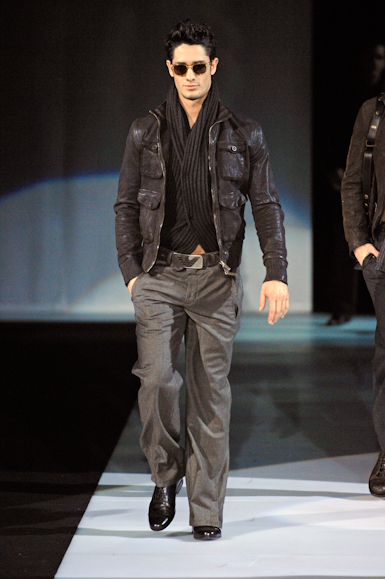 desfiles-emporioarmani-milaoinverno2008men-153