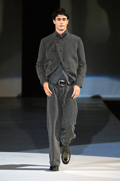 desfiles-emporioarmani-milaoinverno2008men-159