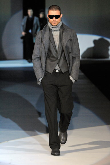 desfiles-emporioarmani-milaoinverno2008men-163
