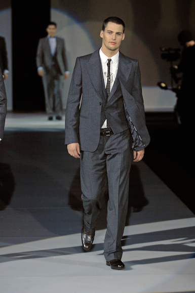 desfiles-emporioarmani-milaoinverno2008men-176