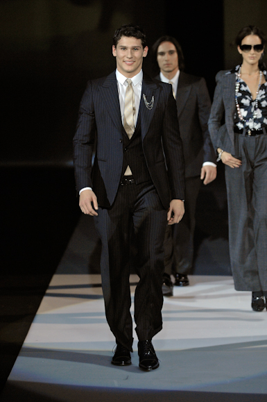 desfiles-emporioarmani-milaoinverno2008men-181