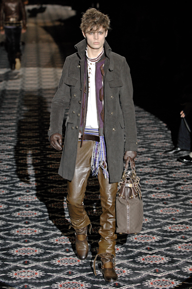 desfiles-gucci-milaoinverno2008men-116
