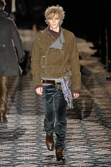 desfiles-gucci-milaoinverno2008men-117