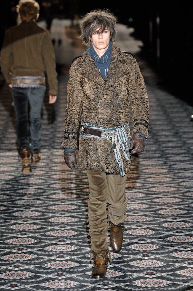 desfiles-gucci-milaoinverno2008men-118