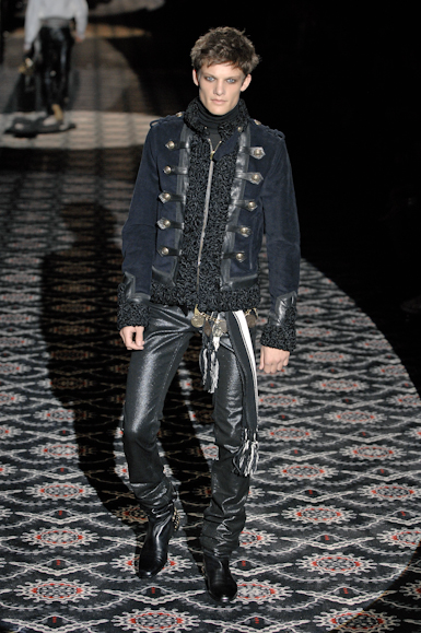 desfiles-gucci-milaoinverno2008men-134