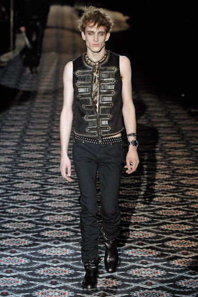 desfiles-gucci-milaoinverno2008men-135