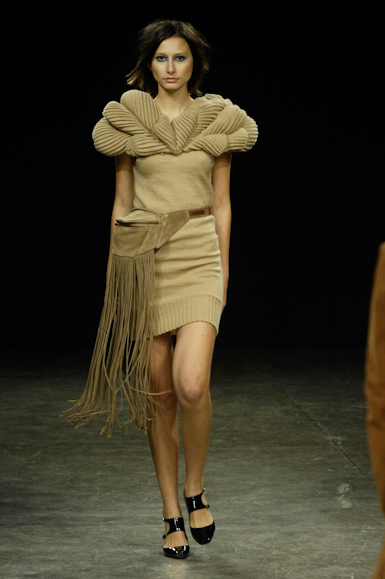desfiles-amapo-saopauloinverno2008rtw-102