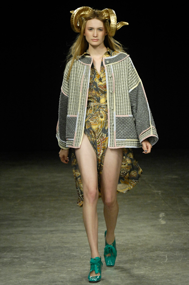 desfiles-amapo-saopauloinverno2008rtw-108