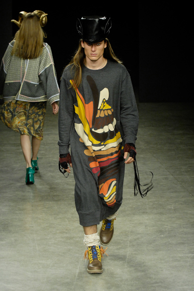 desfiles-amapo-saopauloinverno2008rtw-109