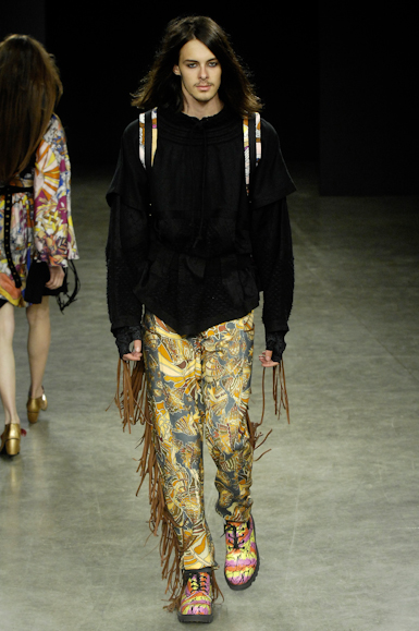 desfiles-amapo-saopauloinverno2008rtw-115