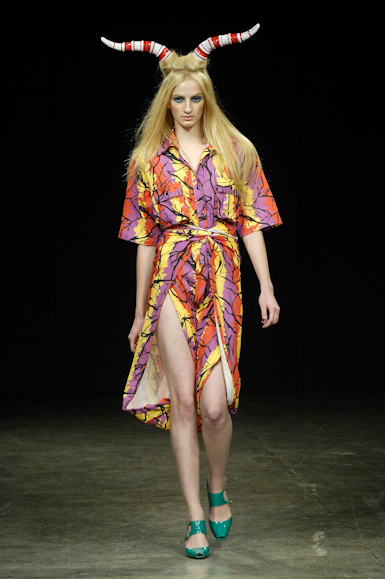 desfiles-amapo-saopauloinverno2008rtw-116