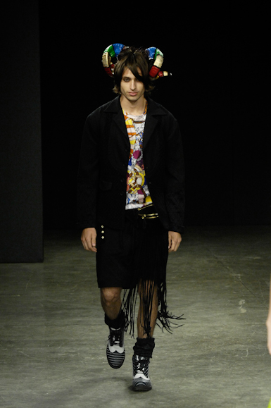 desfiles-amapo-saopauloinverno2008rtw-119