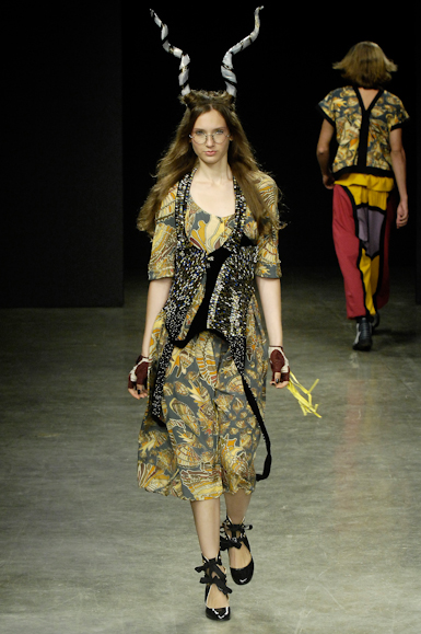 desfiles-amapo-saopauloinverno2008rtw-121
