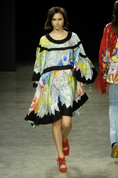 desfiles-amapo-saopauloinverno2008rtw-136