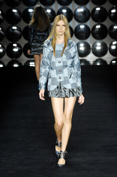 desfiles-animale-saopauloinverno2008rtw-110