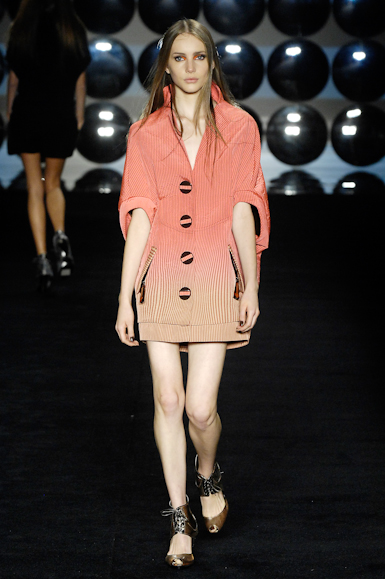 desfiles-animale-saopauloinverno2008rtw-126