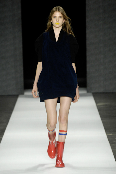 desfiles-carlotajoakina-saopauloinverno2008rtw-101