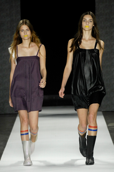 desfiles-carlotajoakina-saopauloinverno2008rtw-105