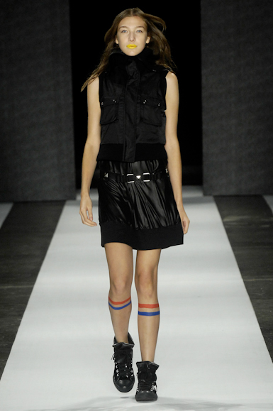 desfiles-carlotajoakina-saopauloinverno2008rtw-107