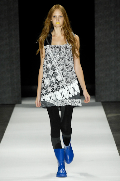 desfiles-carlotajoakina-saopauloinverno2008rtw-110
