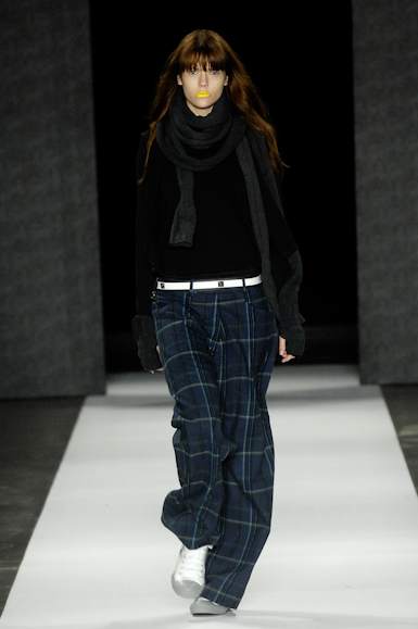 desfiles-carlotajoakina-saopauloinverno2008rtw-122