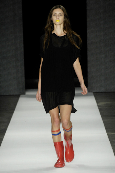desfiles-carlotajoakina-saopauloinverno2008rtw-125