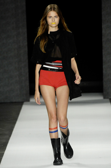 desfiles-carlotajoakina-saopauloinverno2008rtw-126