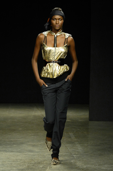 desfiles-wranieri-saopauloinverno2008rtw-104
